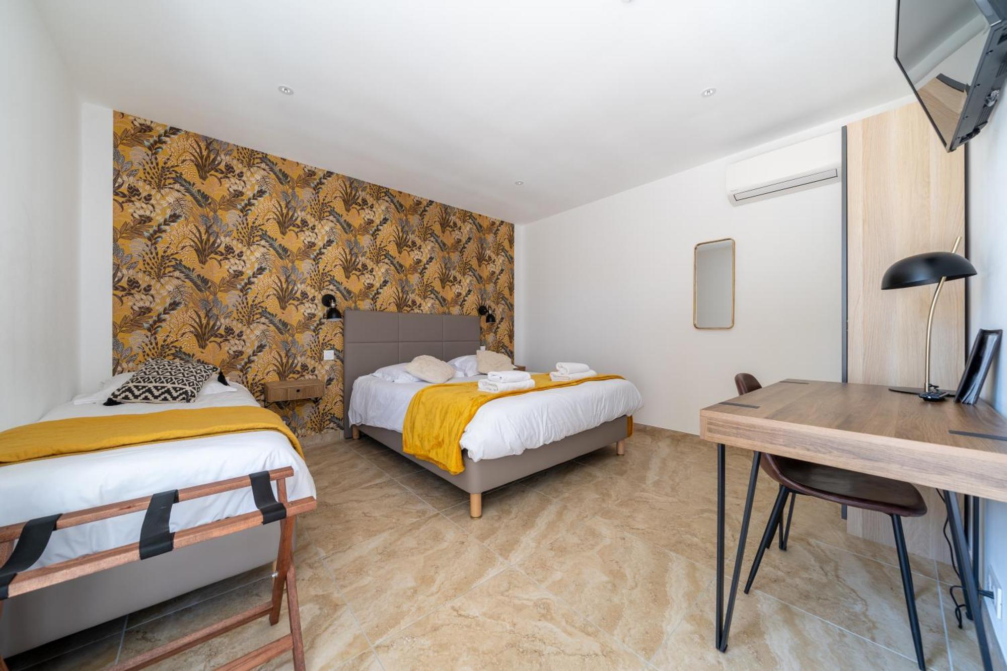 Logis Hotel Le Chene Vert 볼렌느 외부 사진