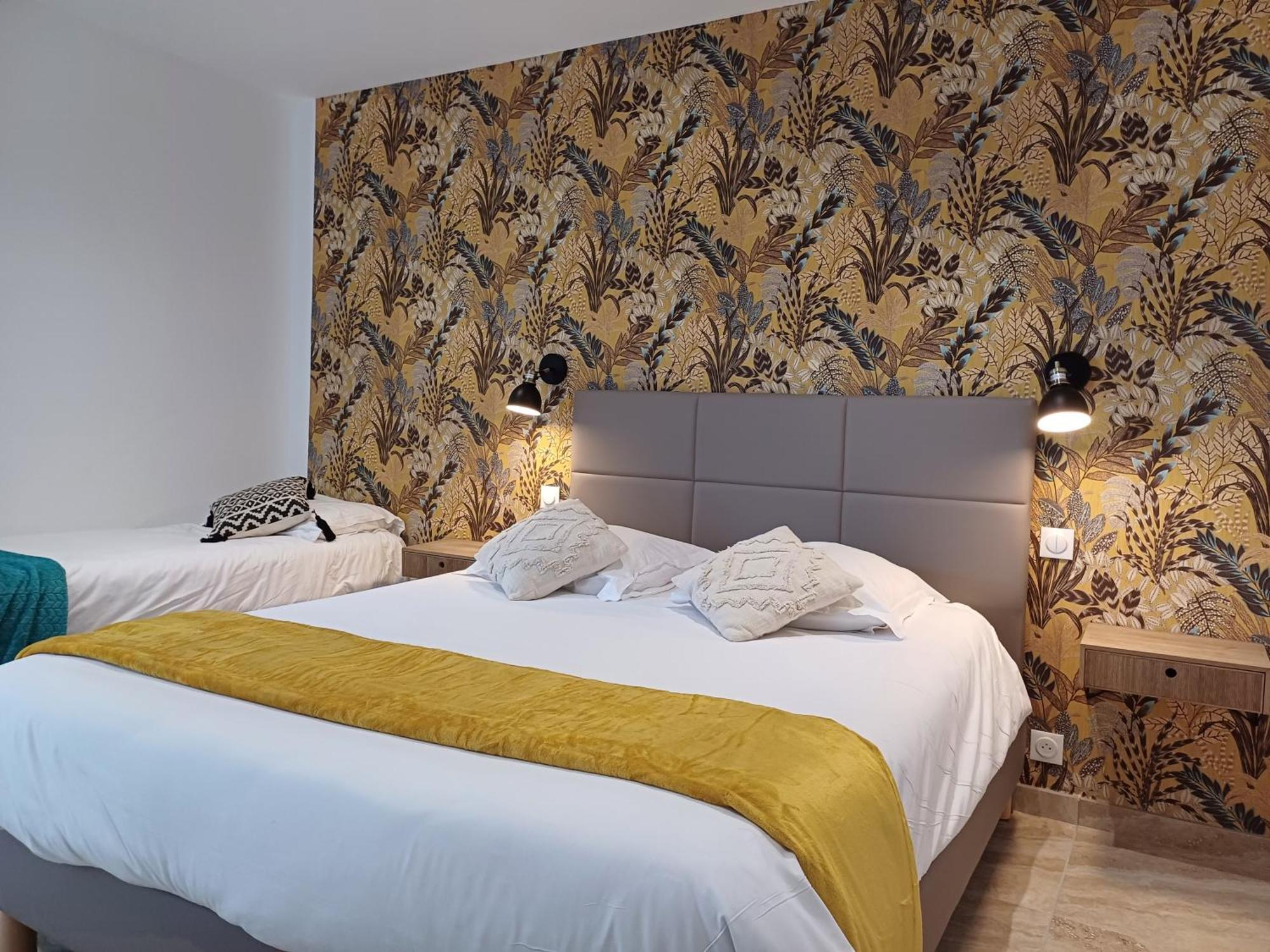 Logis Hotel Le Chene Vert 볼렌느 외부 사진